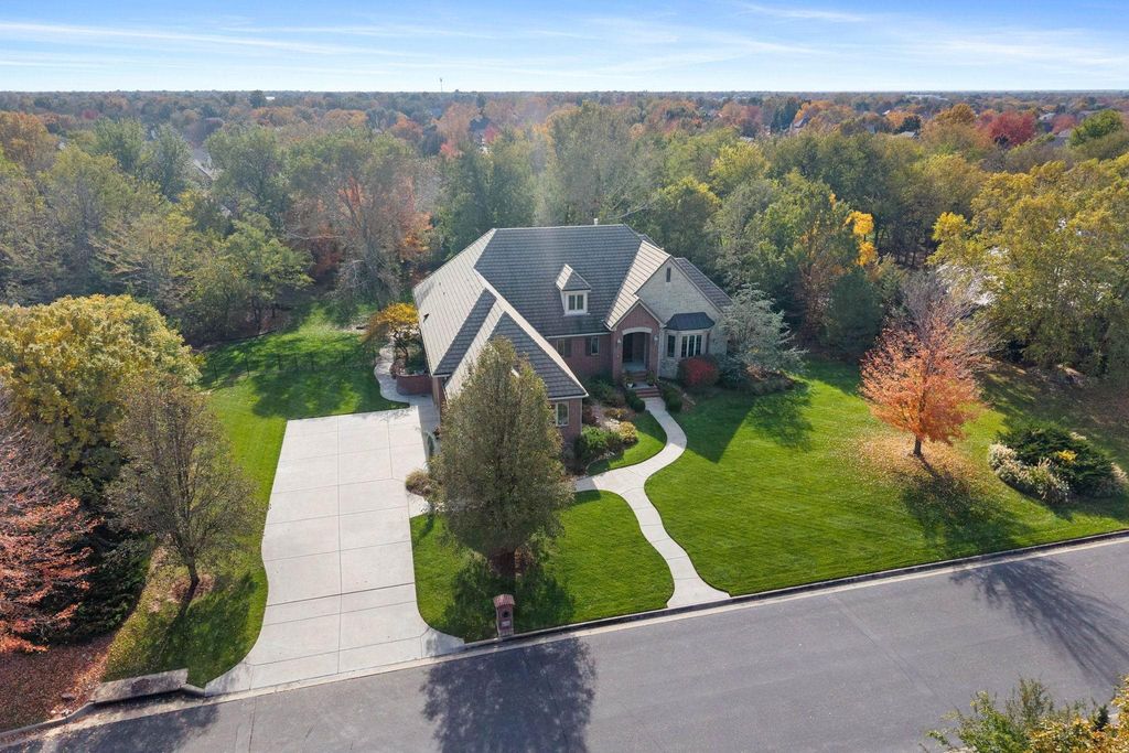 8219 W Meadow Park, Wichita, KS 67205