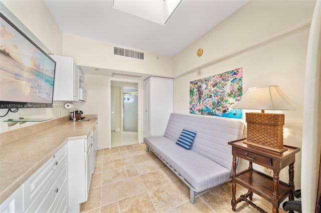 4775 Collins Ave CA-A14, Miami Beach, FL 33140