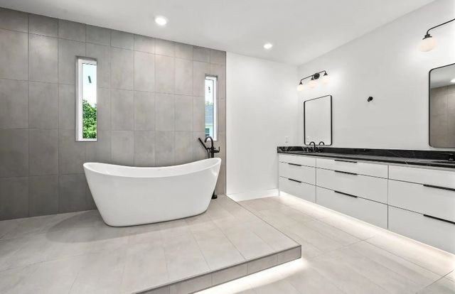 8913 Anew Road, Rogers, AR 72756