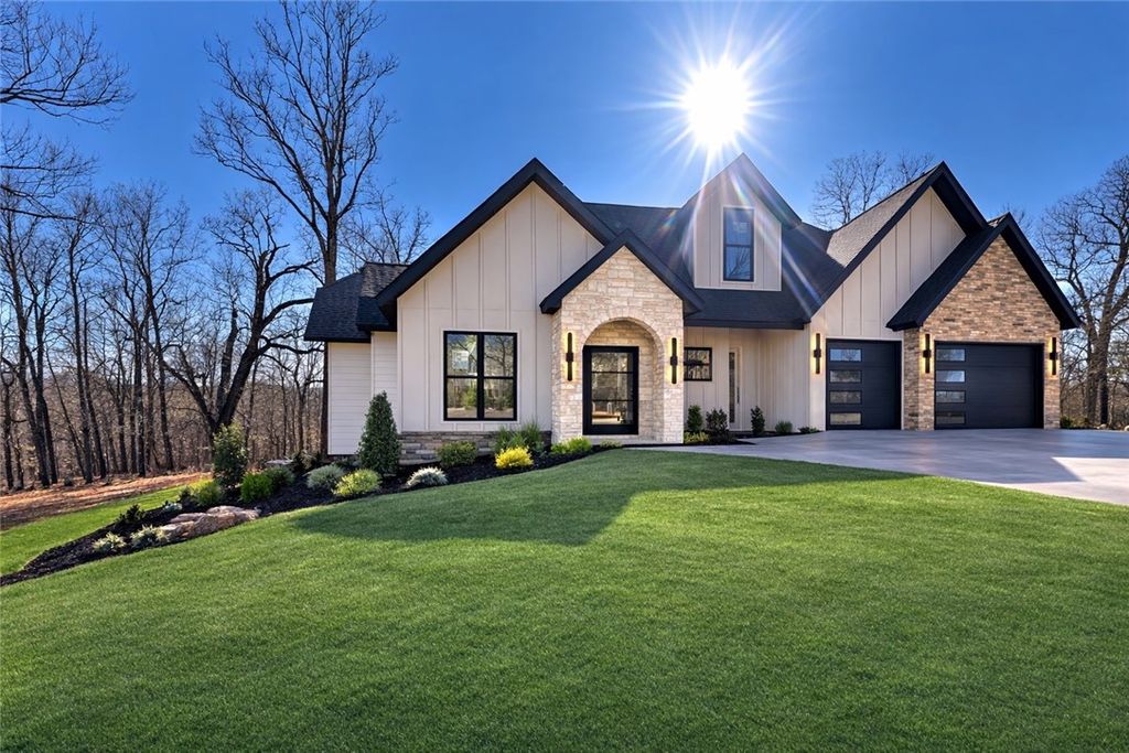 8913 Anew Road, Rogers, AR 72756