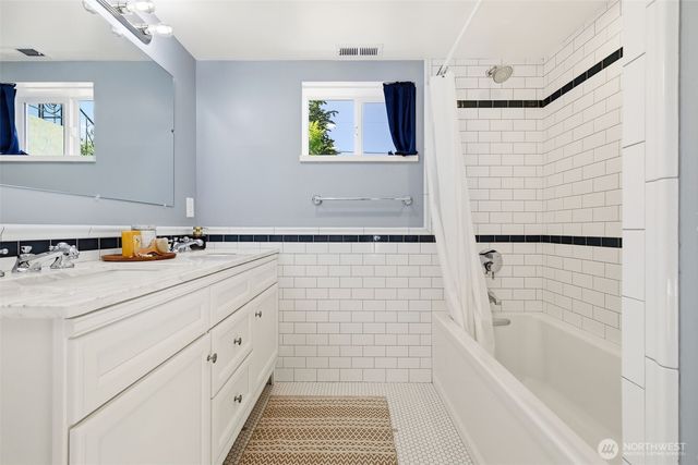 515 N 122nd Street, Seattle, WA 98133