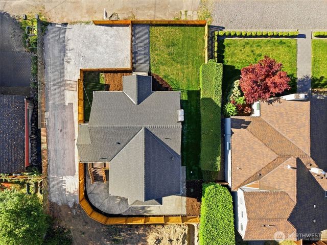 515 N 122nd Street, Seattle, WA 98133