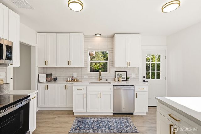515 N 122nd Street, Seattle, WA 98133