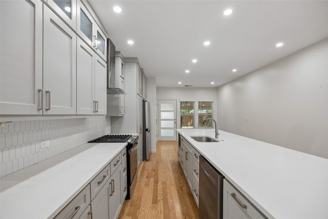 710 N Madison Avenue, Dallas, TX 75208