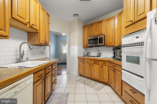 1016 BEACH LN, Manahawkin, NJ 08050