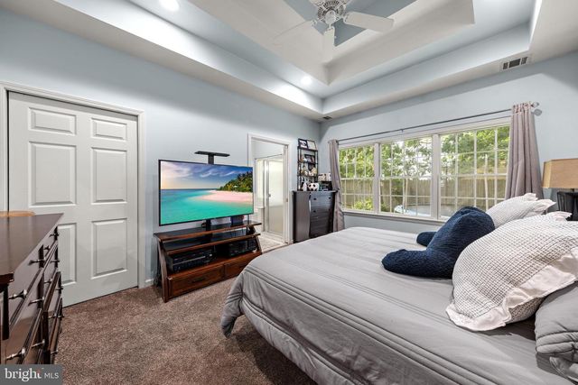 1016 BEACH LN, Manahawkin, NJ 08050