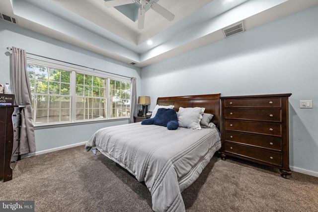1016 BEACH LN, Manahawkin, NJ 08050