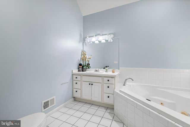 1016 BEACH LN, Manahawkin, NJ 08050