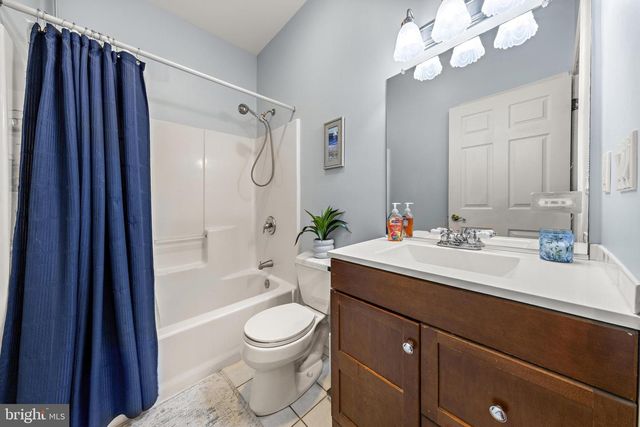 1016 BEACH LN, Manahawkin, NJ 08050