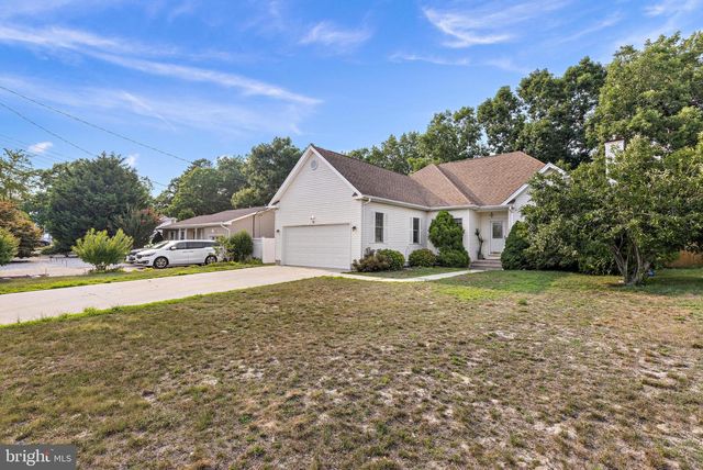 1016 BEACH LN, Manahawkin, NJ 08050