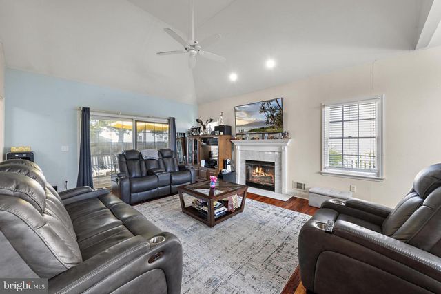 1016 BEACH LN, Manahawkin, NJ 08050