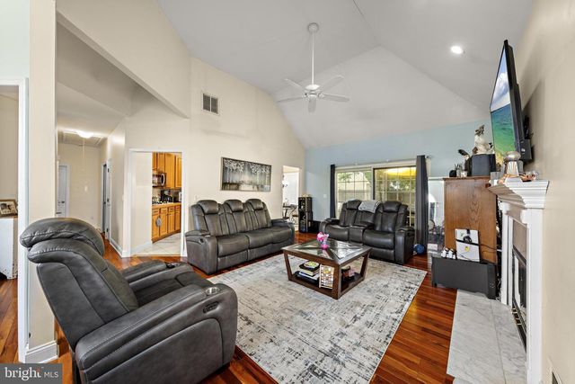 1016 BEACH LN, Manahawkin, NJ 08050