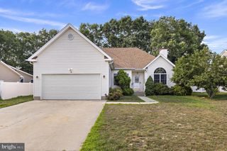 1016 BEACH LN, Manahawkin, NJ 08050
