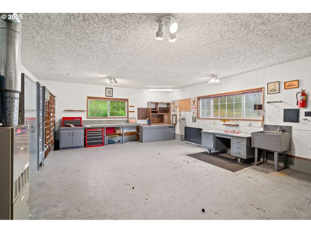 57232 CEDAR CREEK Rd, Scappoose, OR 97056