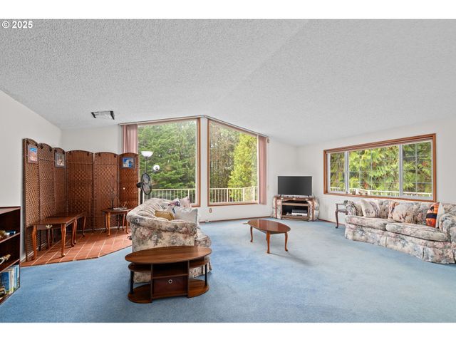 57232 CEDAR CREEK Rd, Scappoose, OR 97056