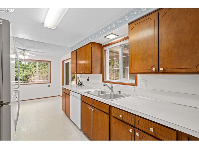 57232 CEDAR CREEK Rd, Scappoose, OR 97056