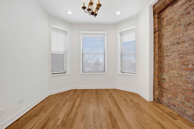 118 E 57th Street 2W, Chicago, IL 60637