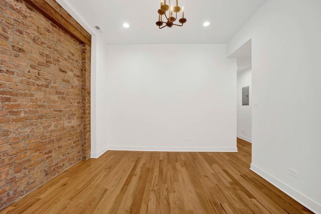 118 E 57th Street 2W, Chicago, IL 60637