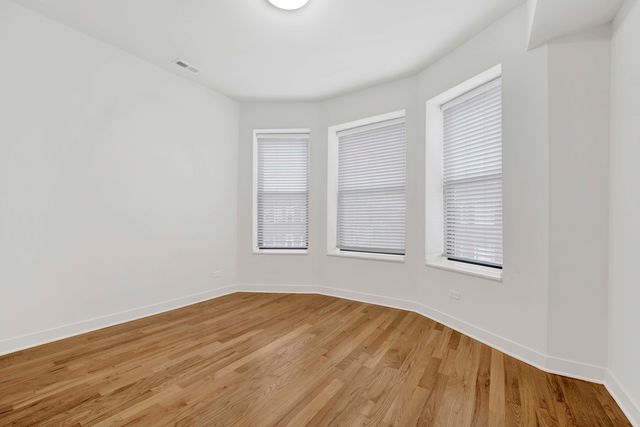 118 E 57th Street 2W, Chicago, IL 60637