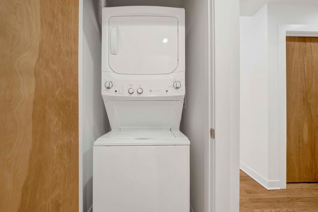 118 E 57th Street 2W, Chicago, IL 60637