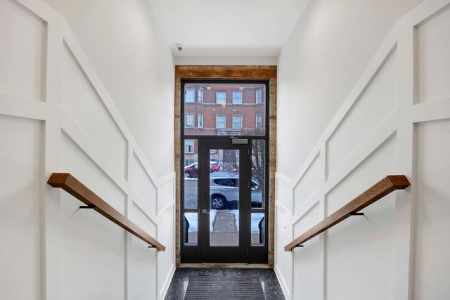 118 E 57th Street 2W, Chicago, IL 60637