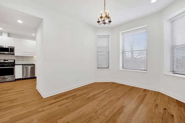 118 E 57th Street 2W, Chicago, IL 60637