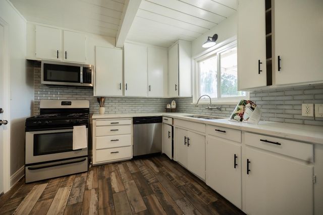 1417 Giahos Ave, Modesto, CA 95358