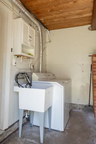 1417 Giahos Ave, Modesto, CA 95358