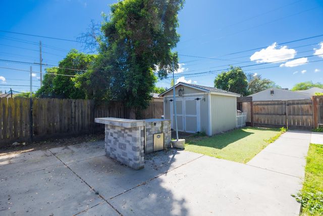 1417 Giahos Ave, Modesto, CA 95358