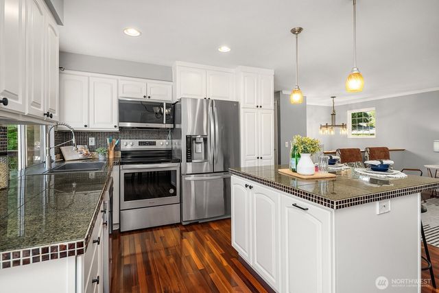 13426 121st Avenue NE, Kirkland, WA 98034