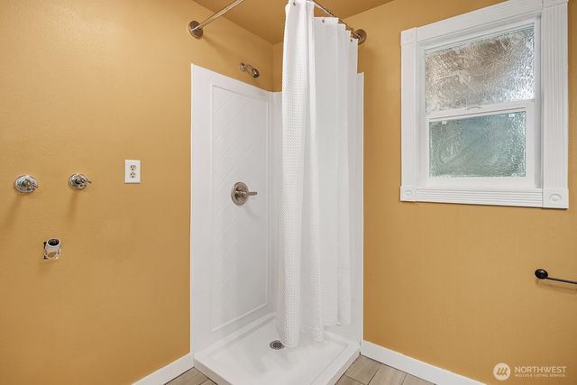 13426 121st Avenue NE, Kirkland, WA 98034