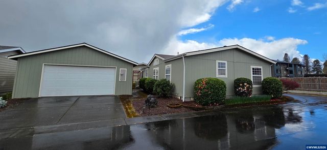 613 Royalty Cir NE, Salem, OR 97301