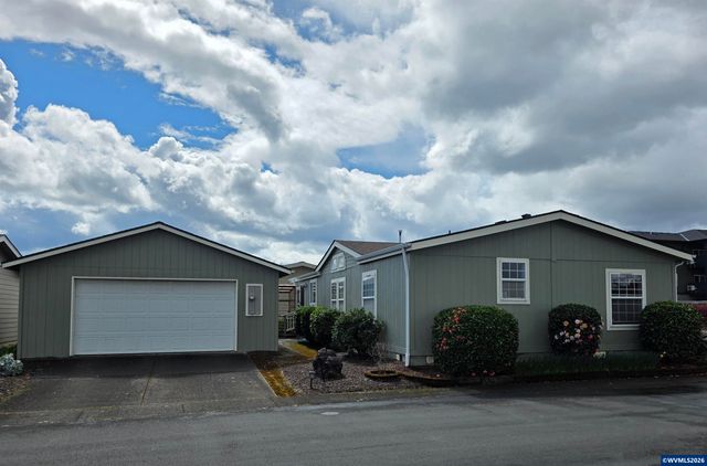 613 Royalty Cir NE, Salem, OR 97301