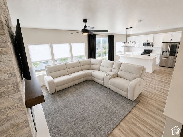 5163 N FOLKSTONE DR, Eagle Mountain, UT 84005