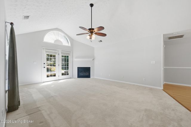 10231 Pine Glen Cir, Louisville, KY 40291