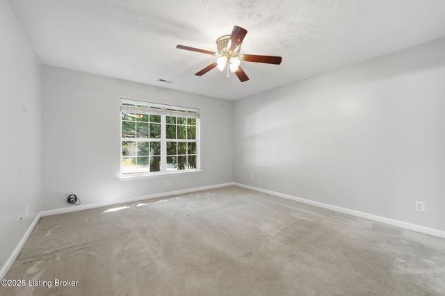 10231 Pine Glen Cir, Louisville, KY 40291