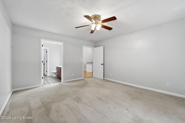 10231 Pine Glen Cir, Louisville, KY 40291