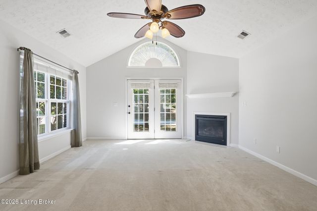 10231 Pine Glen Cir, Louisville, KY 40291