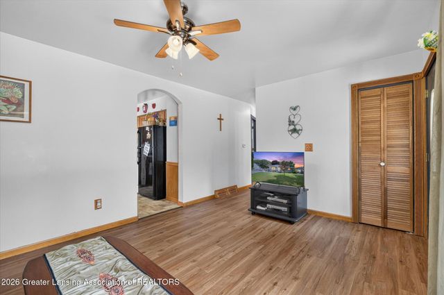 1972 Gunn Road, Holt, MI 48842