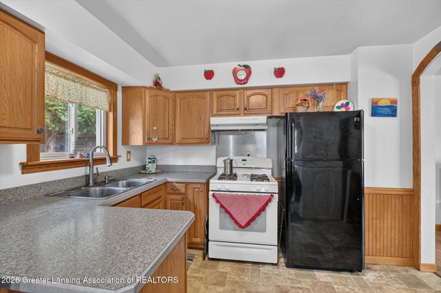 1972 Gunn Road, Holt, MI 48842