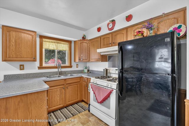 1972 Gunn Road, Holt, MI 48842
