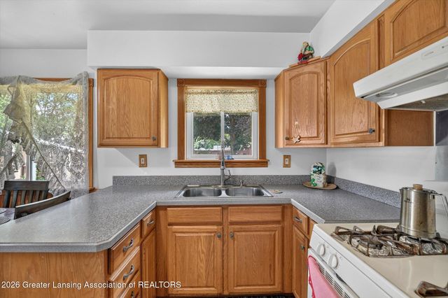1972 Gunn Road, Holt, MI 48842