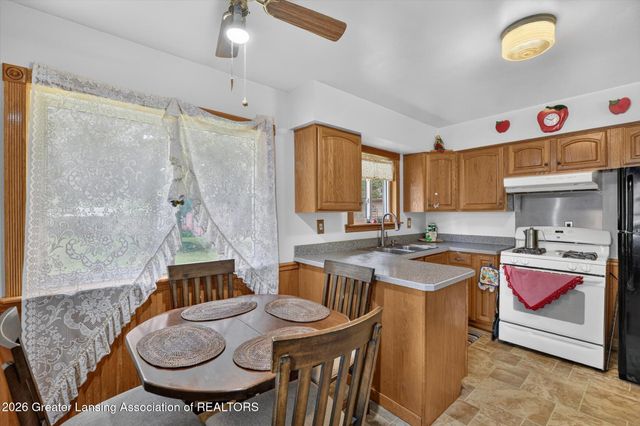 1972 Gunn Road, Holt, MI 48842