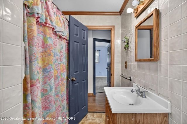 1972 Gunn Road, Holt, MI 48842