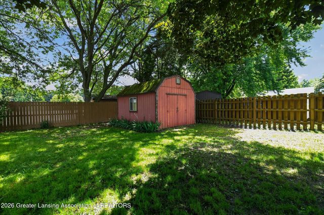1972 Gunn Road, Holt, MI 48842
