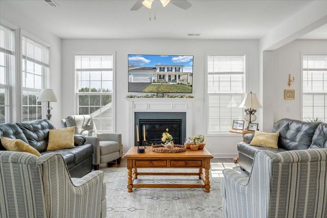 2141 Kings Walk DR, Roanoke, VA 24012