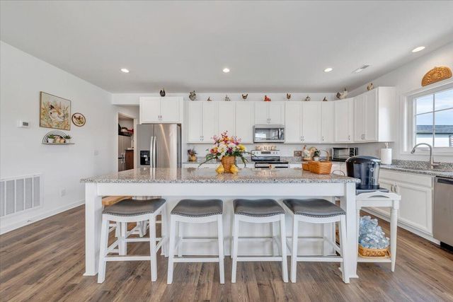 2141 Kings Walk DR, Roanoke, VA 24012