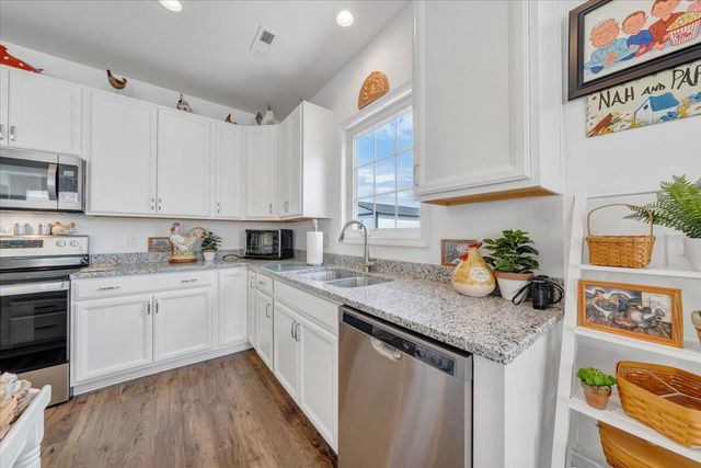 2141 Kings Walk DR, Roanoke, VA 24012