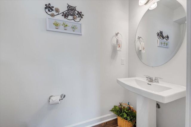 2141 Kings Walk DR, Roanoke, VA 24012