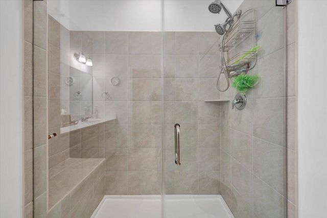 2141 Kings Walk DR, Roanoke, VA 24012